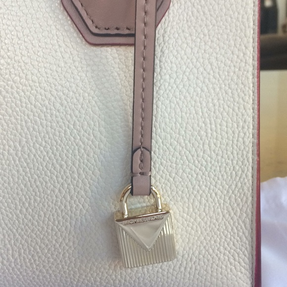 Michael Kors bag, NWT - Picture 3 of 6